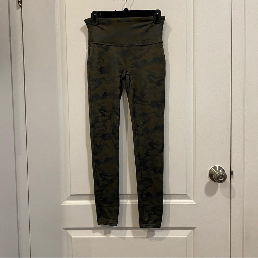 Spanx Faux Leather Green Camo Leggings - Picture 7 of 8